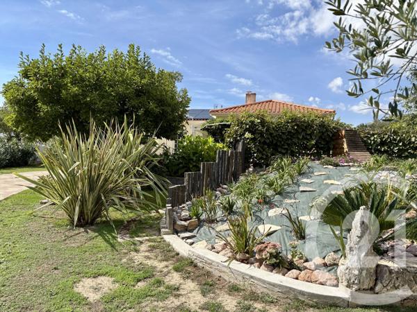 Maison à vendre  4 pièces - 181,53 m 2   COEX  - 85