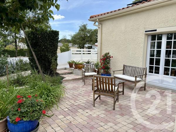 Maison à vendre  4 pièces - 181,53 m 2   COEX  - 85