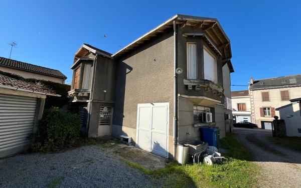 Immeuble à vendre    8 pièces • 236 m2 Limoges