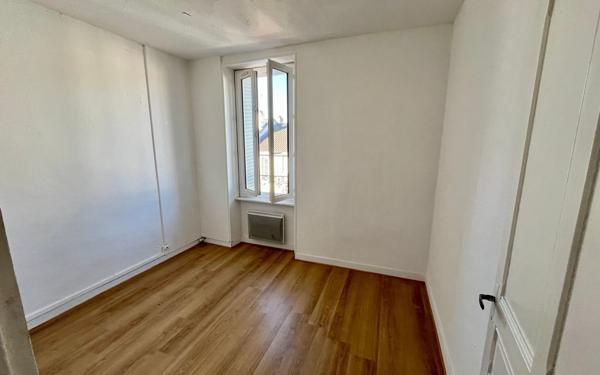 Immeuble à vendre    8 pièces • 236 m2 Limoges