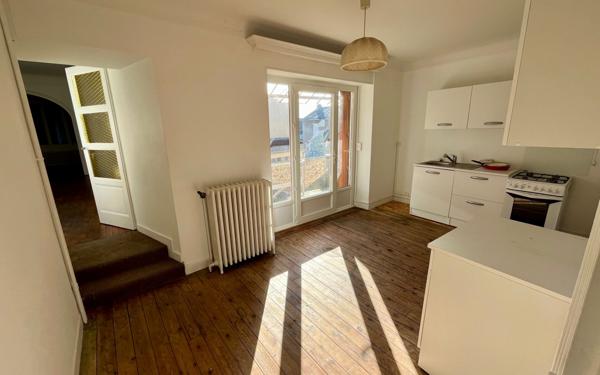 Immeuble à vendre    8 pièces • 236 m2 Limoges