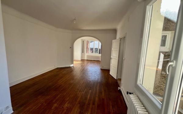 Immeuble à vendre    8 pièces • 236 m2 Limoges