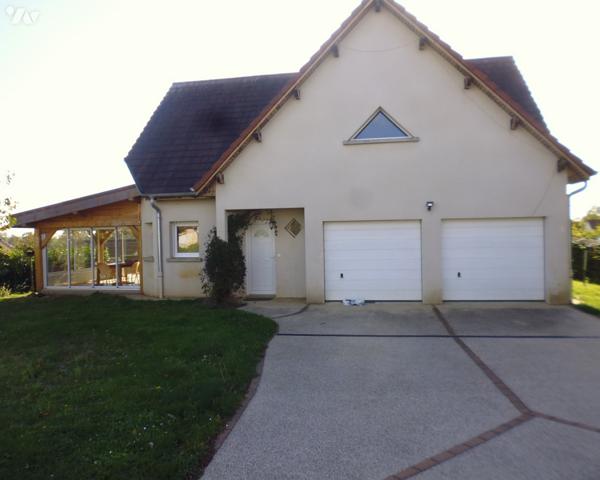 DAMPIERRE SUR SALON, pavillon de 2010 de 141 m² hab sur environ 600 m² de terrain.