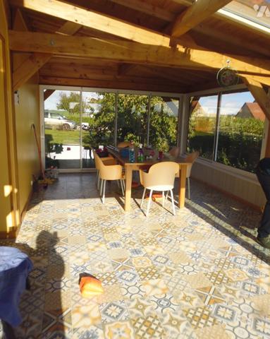 DAMPIERRE SUR SALON, pavillon de 2010 de 141 m² hab sur environ 600 m² de terrain.