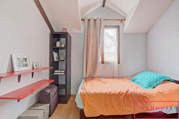 Maison
                                                                                                                                                                                                                                                                                                                        6 pièce(s)                                                                                                                                                                                                          5 chambre(s)                                                                                                                                                                                                          130  m²