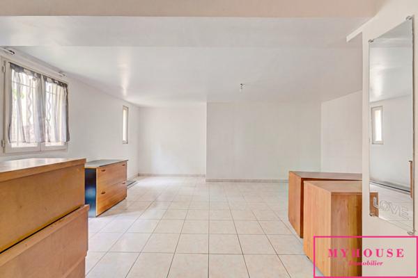 Maison
                                                                                                                                                                                                                                                                                                                        6 pièce(s)                                                                                                                                                                                                          5 chambre(s)                                                                                                                                                                                                          130  m²