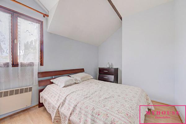 Maison
                                                                                                                                                                                                                                                                                                                        6 pièce(s)                                                                                                                                                                                                          5 chambre(s)                                                                                                                                                                                                          130  m²