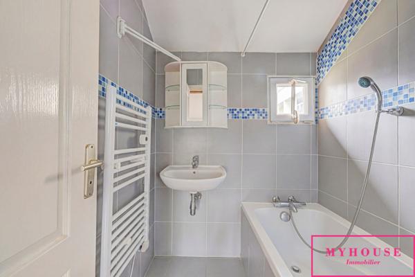 Maison
                                                                                                                                                                                                                                                                                                                        6 pièce(s)                                                                                                                                                                                                          5 chambre(s)                                                                                                                                                                                                          130  m²