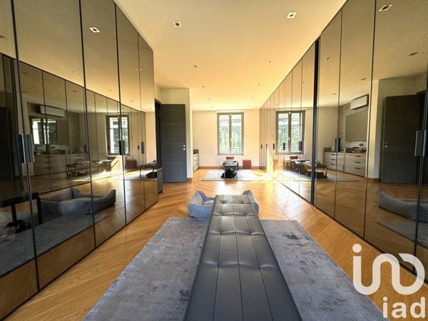 Maison 10 pièces de 364 m² à Sceaux (92330)