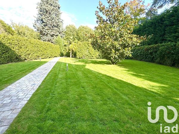 Maison 10 pièces de 364 m² à Sceaux (92330)