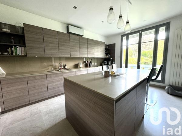 Maison 10 pièces de 364 m² à Sceaux (92330)