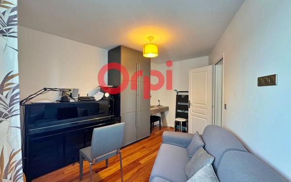 Appartement à vendre    6 pièces • 135,95 m2 Charenton-le-Pont