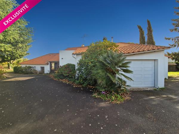 Maison Saint Pierre Montlimart 5 pièce(s) 172 m2