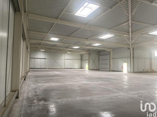 Location hangar 900 m² Eslettes