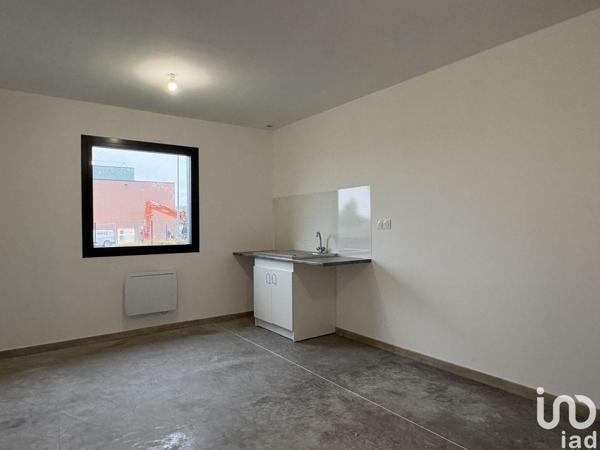 Location hangar 900 m² Eslettes