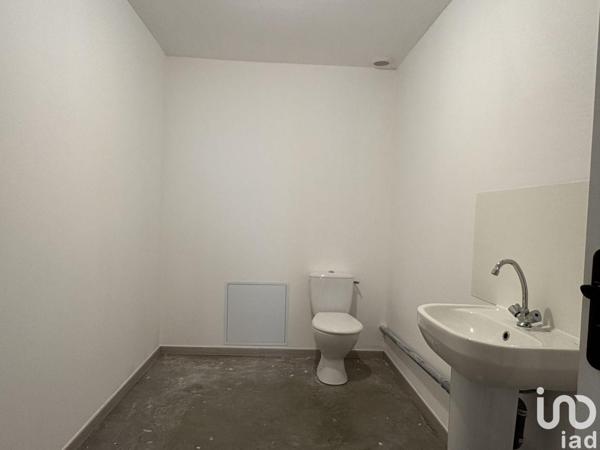 Location hangar 900 m² Eslettes