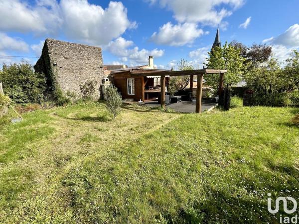 Maison 4 pièces de 134 m² à LA CHAPELLE-SAINT-FLORENT (49410)