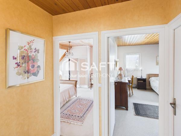 RARE GRANDE MAISON DANS QUARTIER RECHERCHE.