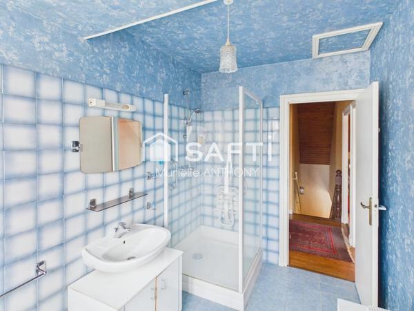RARE GRANDE MAISON DANS QUARTIER RECHERCHE.