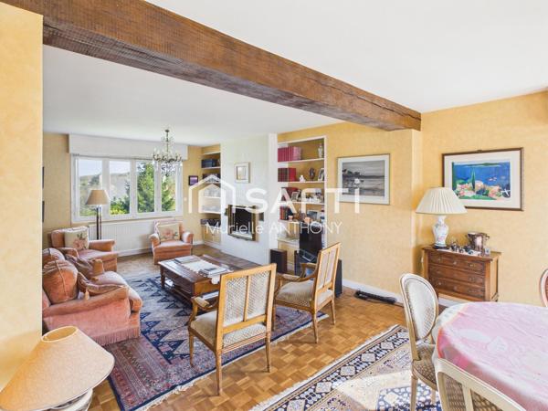 RARE GRANDE MAISON DANS QUARTIER RECHERCHE.