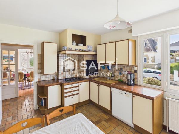 RARE GRANDE MAISON DANS QUARTIER RECHERCHE.