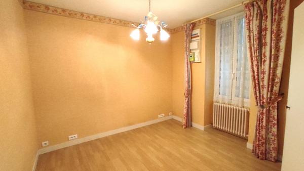 Maison 5 pièces à vendre Oyré - 86220 / Réf: 11836