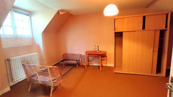 Maison 5 pièces à vendre Oyré - 86220 / Réf: 11836