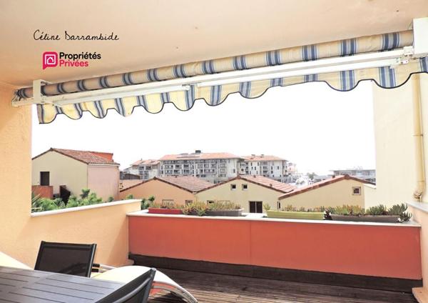 T1, grande terrasse à 100 m de la plage et du port