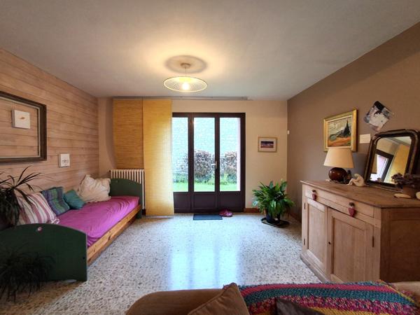 Maison  9 pièce(s)  7 chambre(s)  280.7 m²