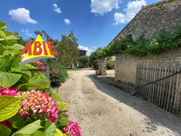 Maison  9 pièce(s)  7 chambre(s)  280.7 m²