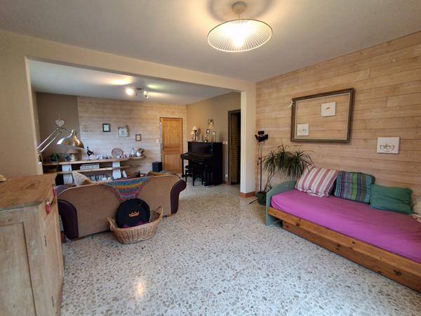 Maison  9 pièce(s)  7 chambre(s)  280.7 m²