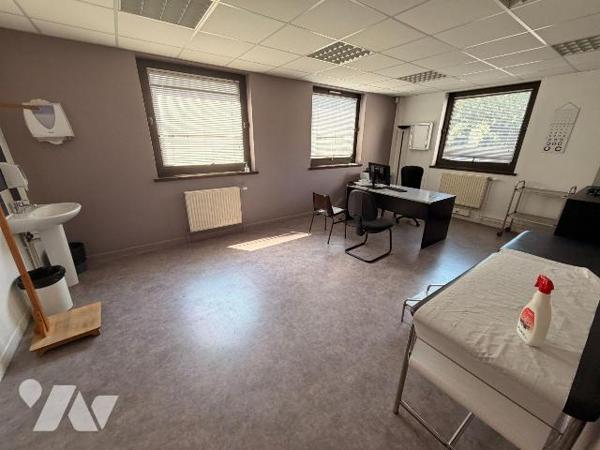 A vendre sur la commune de Coudekerque-Branche (59210), ensemble immobilier à usage tertiaire s...