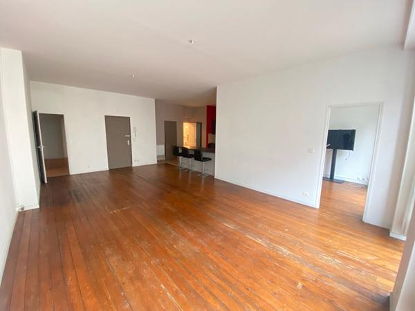 BEL APPARTEMENT ATYPIQUE EN CENTRE-VILLE DE DIEPPE AVEC ASCENSEUR.