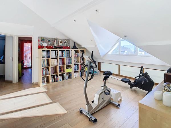 Maison à vendre 7 pièces secteur LUCINGES