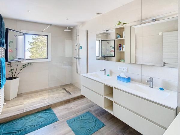 Maison à vendre 7 pièces secteur LUCINGES