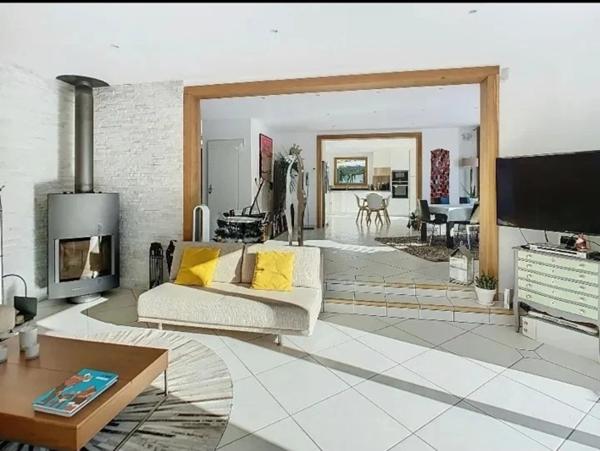 Maison à vendre 7 pièces secteur LUCINGES