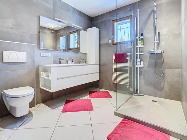 Maison à vendre 7 pièces secteur LUCINGES