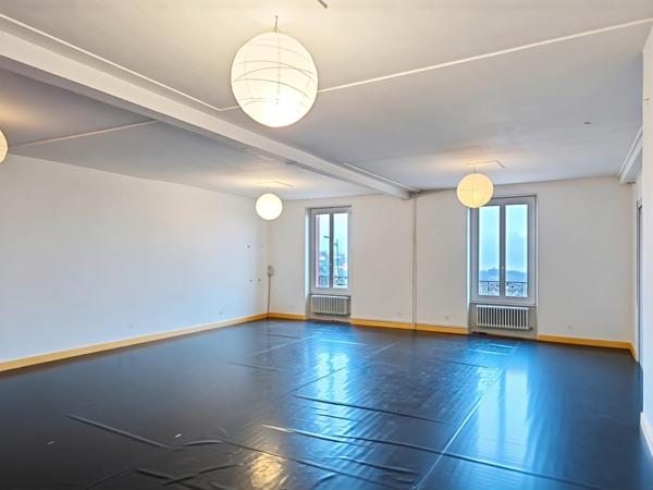 Maison de ville avec jardin au calme, sans vis à vis, terrasse et grand garage