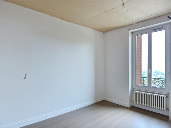 Maison de ville avec jardin au calme, sans vis à vis, terrasse et grand garage