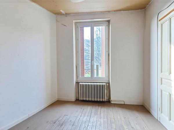 Maison de ville avec jardin au calme, sans vis à vis, terrasse et grand garage