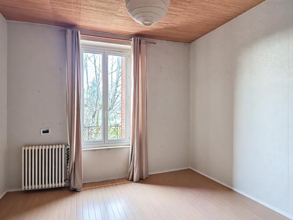 Maison de ville avec jardin au calme, sans vis à vis, terrasse et grand garage