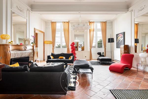 Lectoure, Hôtel particulier 4 Chambres -  587 m² à vendre