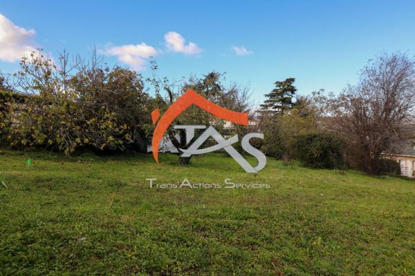 Vente Terrain 638 m2 à Saint-Chamond
