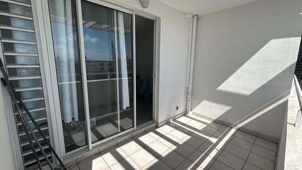 Les Abymes (97139) Studio vue mer, non meublé à la Résidence de l'Université