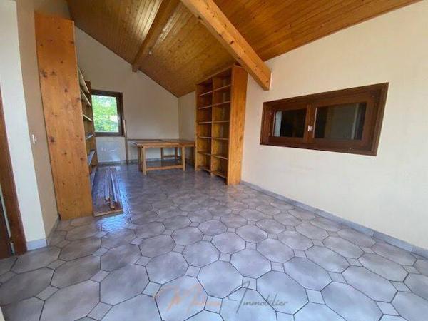 Maison 8 pièces 200m² à vendre à Saint-Genis-Pouilly 01630