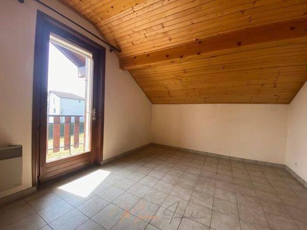 Maison 8 pièces 200m² à vendre à Saint-Genis-Pouilly 01630