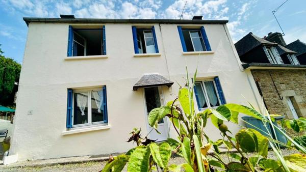 MAISON DE 70M2 SUR TERRAIN DE 345 M2 GARAGE ET ANNEXE.