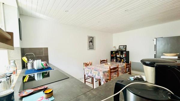 MAISON DE 70M2 SUR TERRAIN DE 345 M2 GARAGE ET ANNEXE.