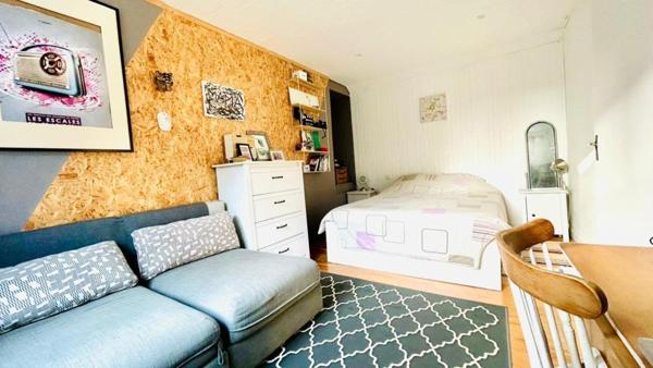 MAISON DE 70M2 SUR TERRAIN DE 345 M2 GARAGE ET ANNEXE.