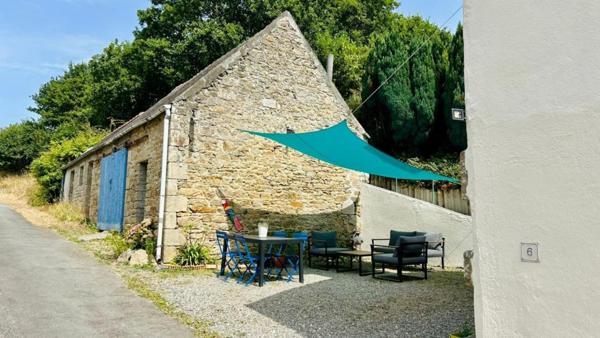 MAISON DE 70M2 SUR TERRAIN DE 345 M2 GARAGE ET ANNEXE.